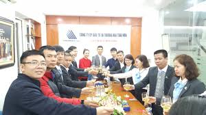TƯNG BỪNG NGÀY KHAI XUÂN
